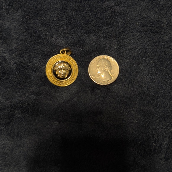 14k Gold Versace Medusa Pendant - Picture 3 of 5
